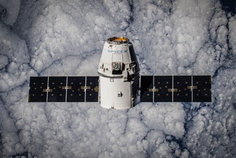 The CR-5 Dragon in orbit, as part of the 2015 ISS resupply mission. Photo Credit: SpaceX