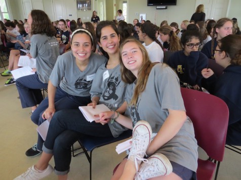 Senior leaders Isabella Alfonso, Maddie Bales, and Caroline Lamoutte before the big speeches.