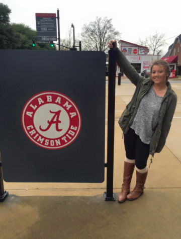 Enrollment at The University of Alabama reached a record high of 37,100 for fall 2015. The entering freshman class, at 7,211 students, is the largest and best qualified in UA history. 