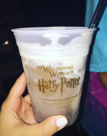 Credit: Lindsay Boos (with permission) Butter Beer is made of 1/4 cup sweetened condensed milk. 1/4 cup butterscotch topping. 2 tablespoons whipped butter, room temperature. 1 1/2 cups vanilla cream soda