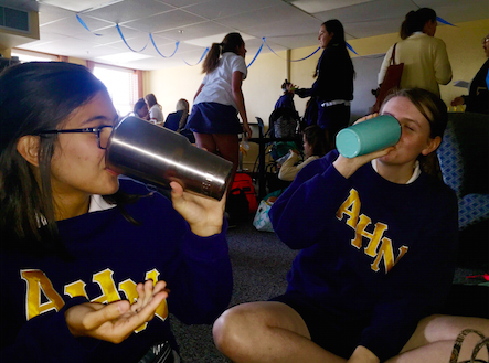 Seniors Vanessa Alvarez and Grace Neal grin as they bond over their love for Yetis. (Credit: Jessica Zakhary/Achona Online)