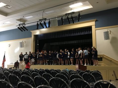 The Quarter Notes, the Jaguarettes, and dancers, Maddie Obregon ('18) and Alex Smith ('18) attended practice on the Wednesday before the show for an hour, led by Vivian Kimbler. (Photo Credit: Samantha Cano/Achona Online)