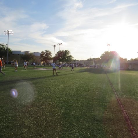 Juniors and Seniors Participate in Powder Puff